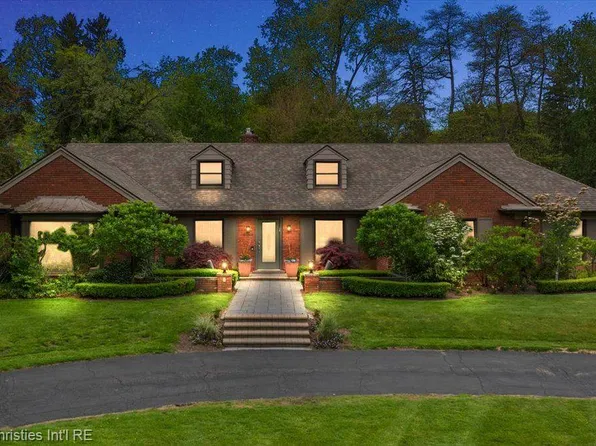 4889 Ardmore Dr, Bloomfield Hills, MI 48302
