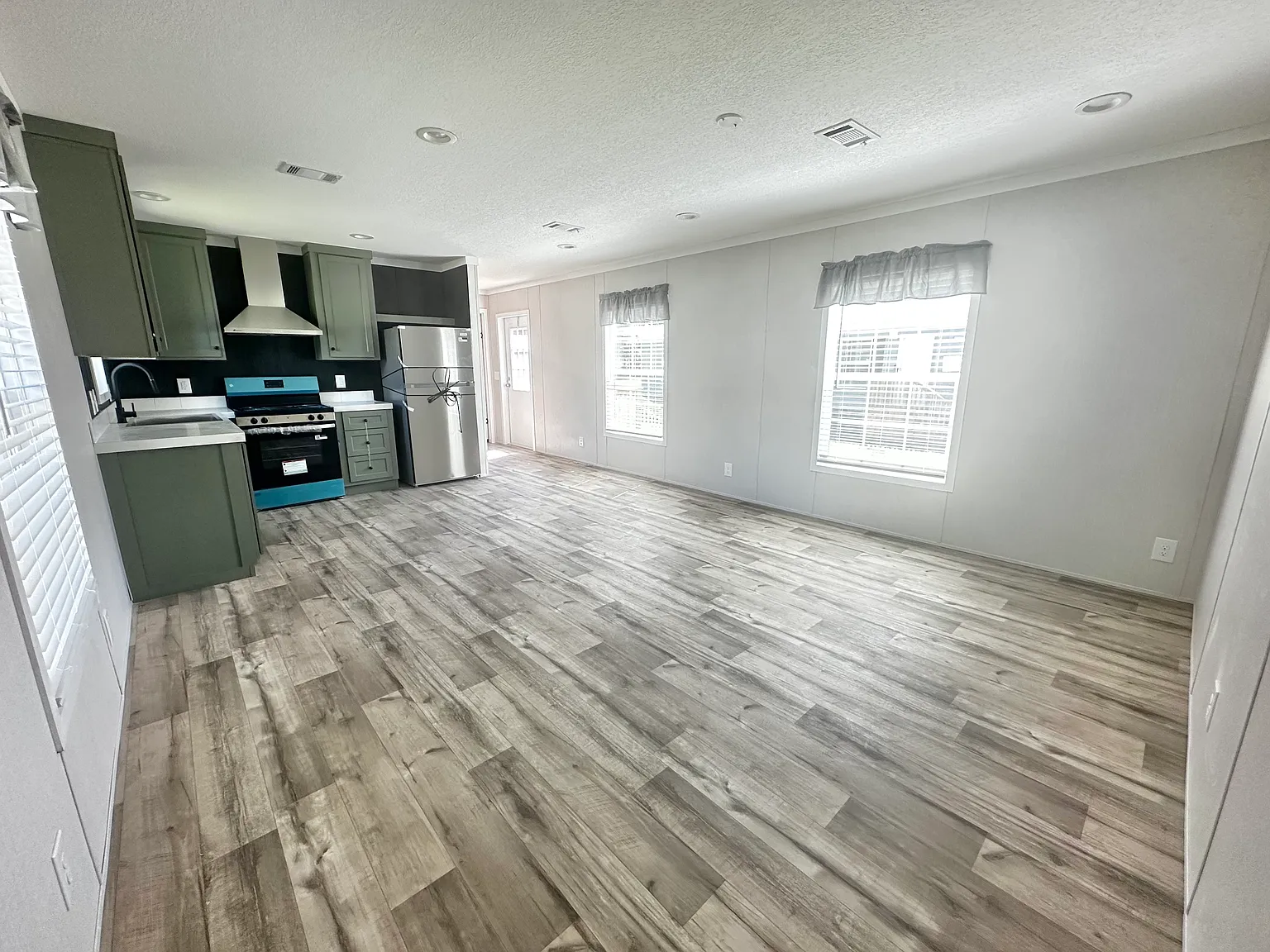 Brand New Mobile Home For Rent — Photo 1