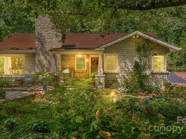 30 Devereux Ln, Asheville, NC 28803