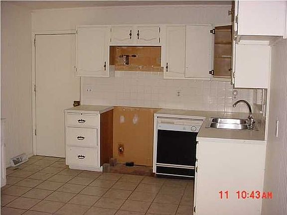 3rd image of 4 N Harris Dr