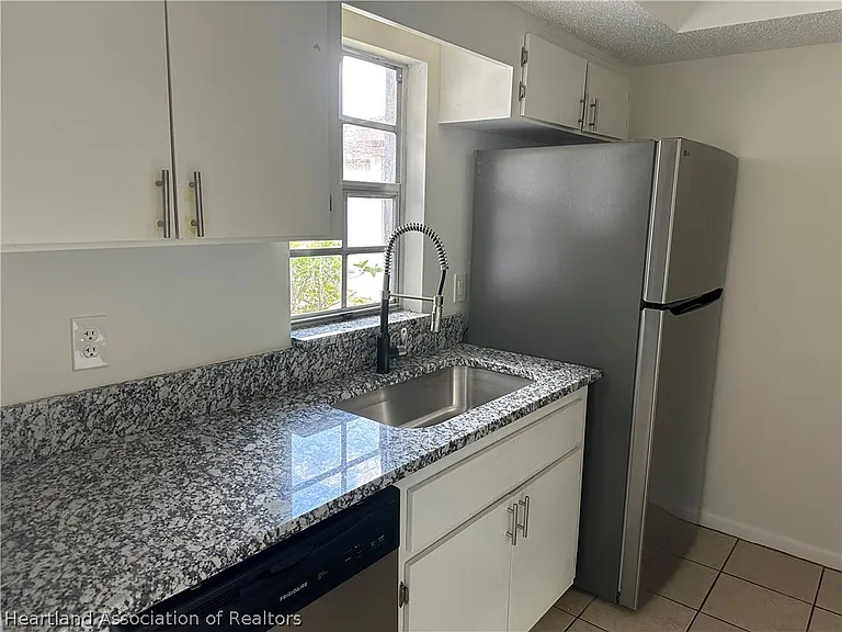 237 Rhapsody Ave — Photo 4