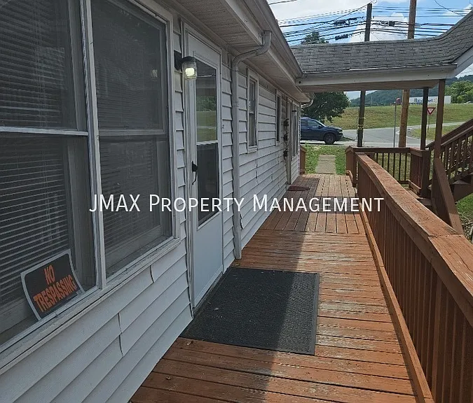 2411 Colonial Ave SW #2411 COLONIAL AVE — Photo 2