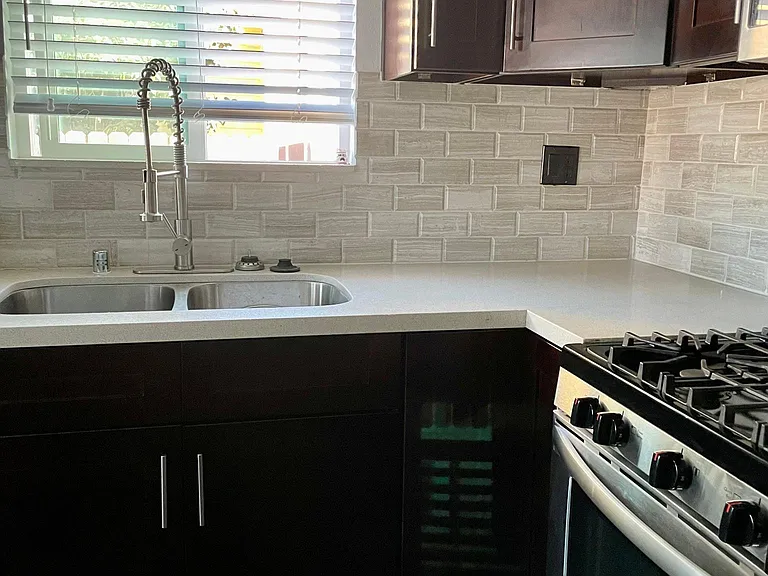 4313 Kenwood Ave — Photo 3