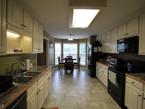 5th image of 45 Ansley Dr