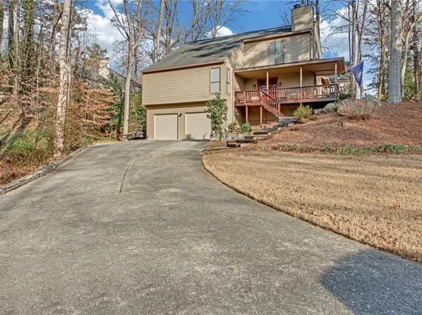 3916 Loch Highland Pass NE, Roswell, GA 30075