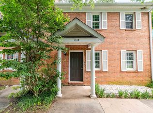 114 Longwood Dr #B, Charlottesville, VA