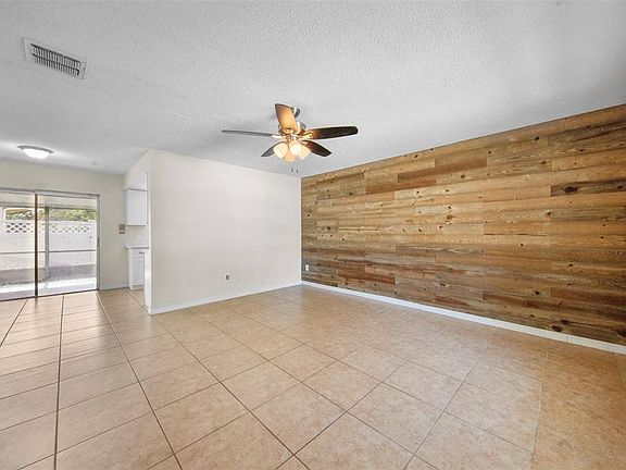 5th image of 142 BAYBERRY COURT