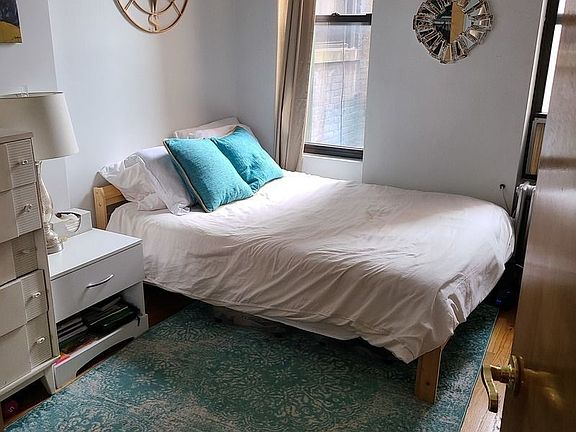 2nd image of 83 W 104th St #3