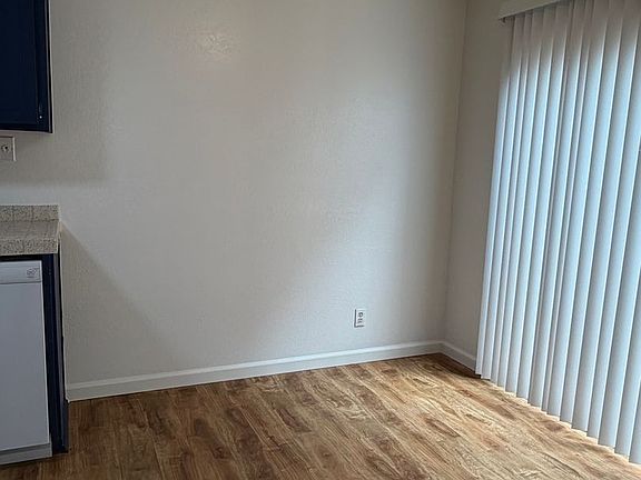 5th image of 844-850 Chalcedony St #846