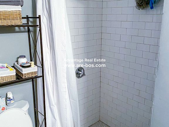 3rd image of 37 Sheafe St APT 8