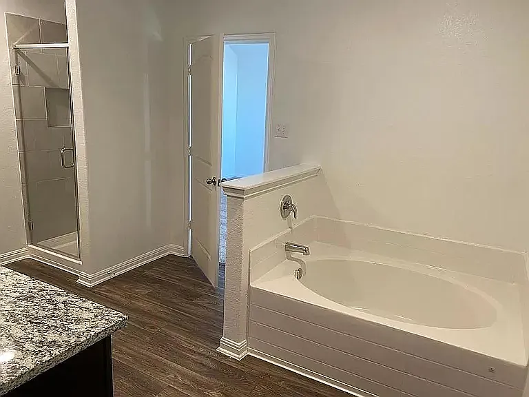 129 Fairfax Ln — Photo 9