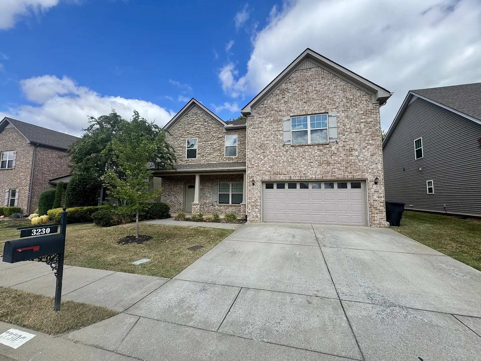 4 bed, 2.5 bath, 2451 sqft, $2,500 — Photo 1