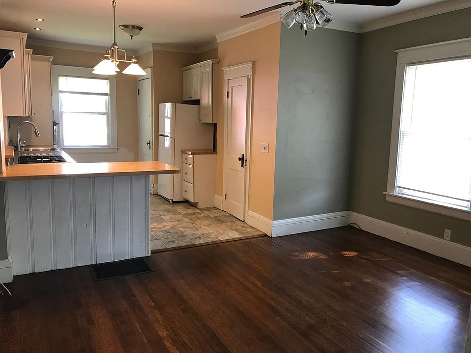 Kitchen and main room