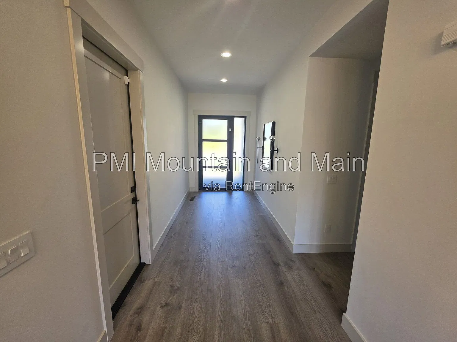 3 bed, 2.5 bath, $2,495 — Photo 4
