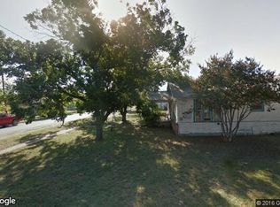 614 E Henry St, Hamilton, TX 76531