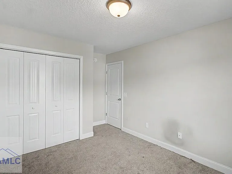 547 Fairview Cir — Photo 18