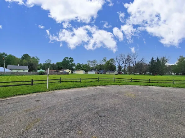 S Chestnut St, Osceola, IN 46561