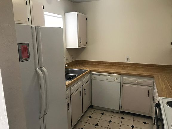 5th image of 528 NE 4th Ave APT C
