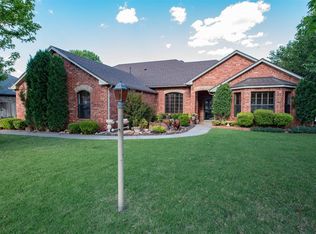 200 Foxridge, Elk City, OK 73644