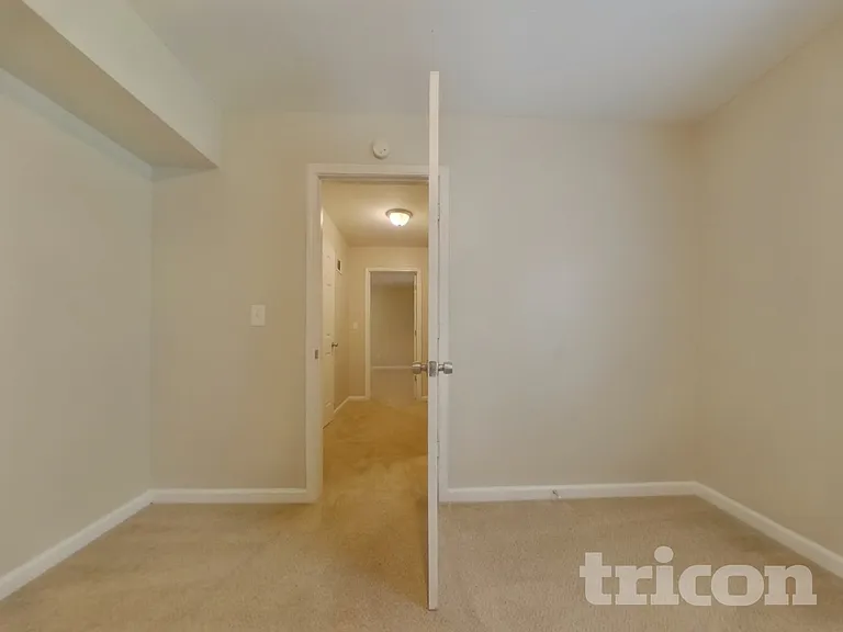 1619 Spring Hill Ct — Photo 13
