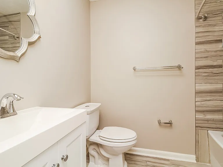 913 Birchmill Point S — Photo 14