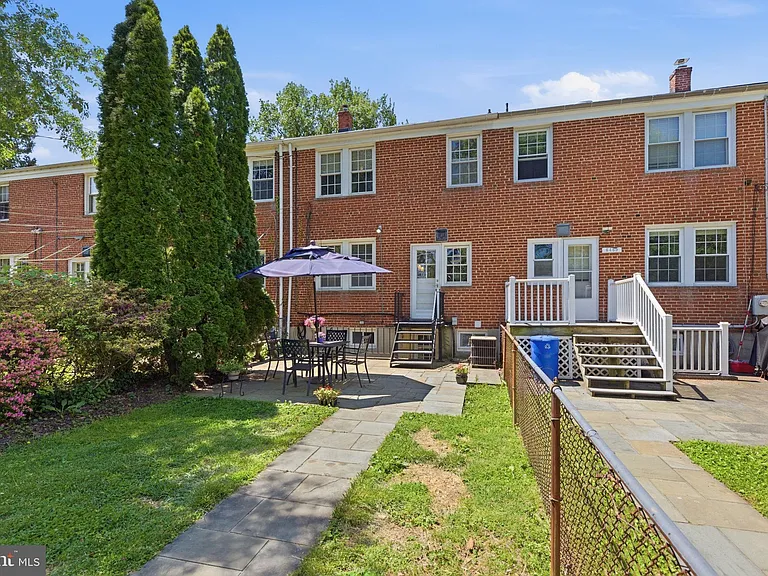 6467 Blenheim Rd — Photo 40