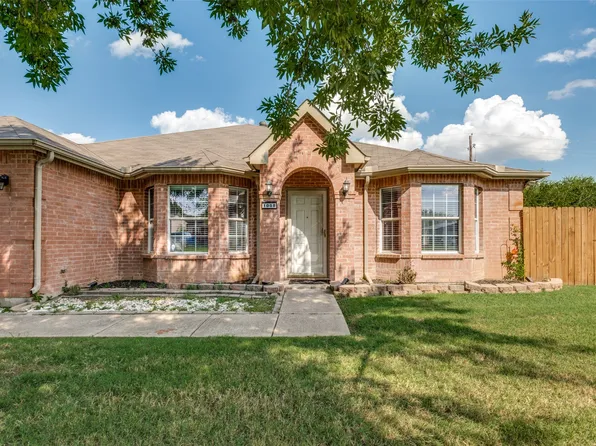 1008 Canyon Dr, Justin, TX 76247
