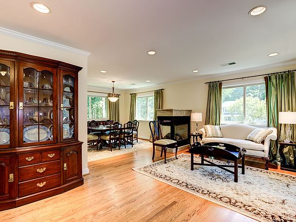 4th image of 2045 Freedom Ln