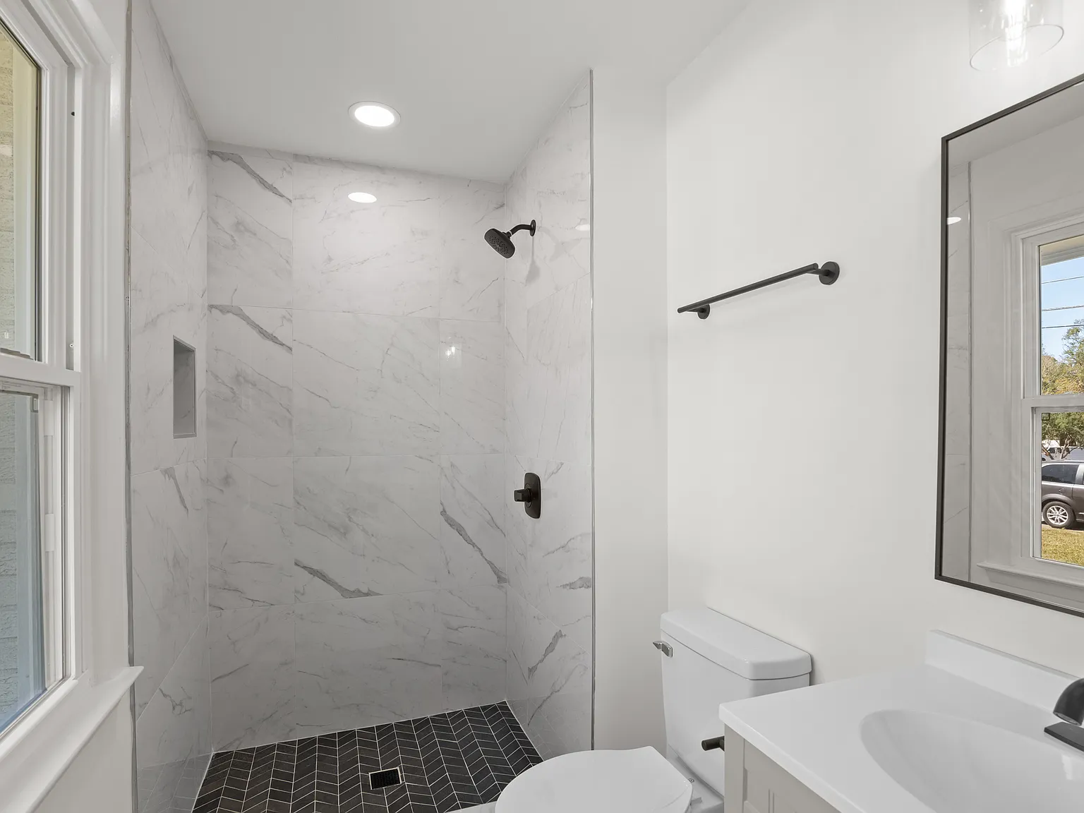 3 bed, 1764 sqft, $5,000 — Photo 2