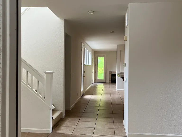 4765 Peninsula Point Dr — Photo 5