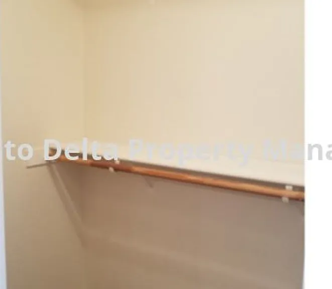433 Coventry Ct — Photo 14