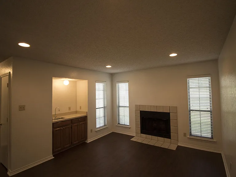 900 Kilkenny Ct #D — Photo 5