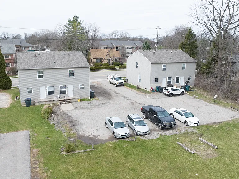 925 Burcham Dr — Photo 16