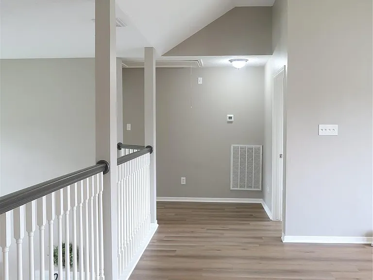 20714 Morning Creek Dr — Photo 43