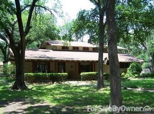 5104 Hidden Oaks Ln, Arlington, TX 76017