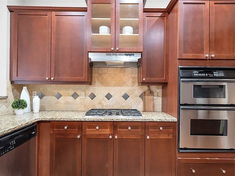 5408 Glenridge Cv NE — Photo 10