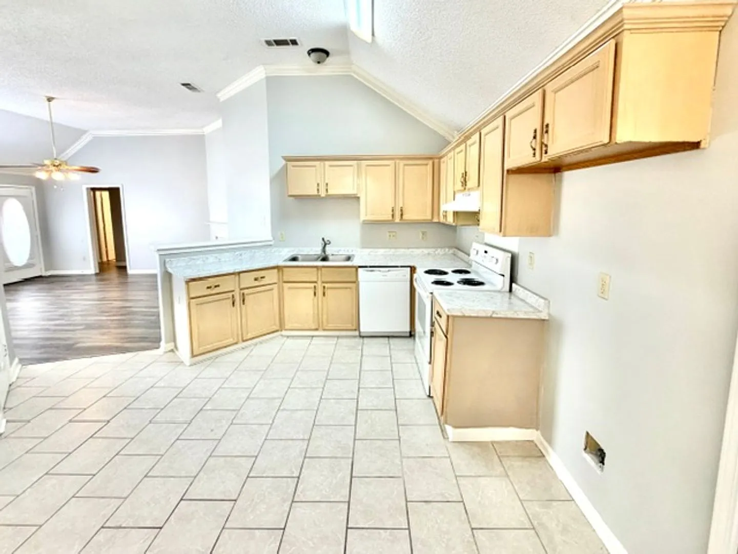 CallawayHillsDr4839 — Photo 3