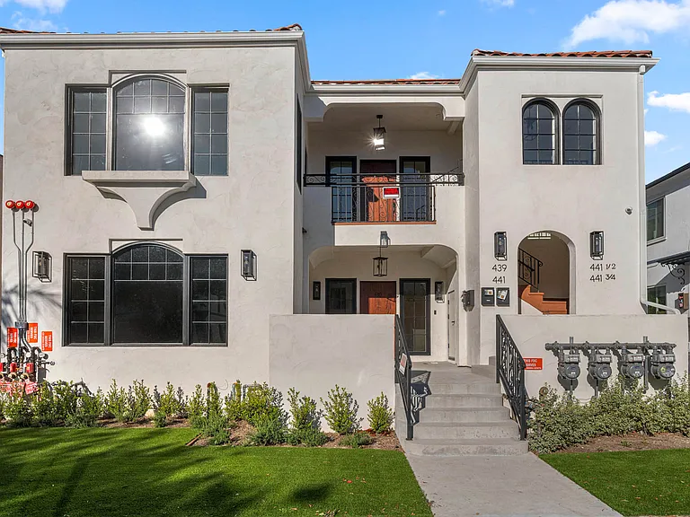 439 N Sierra Bonita — Photo 33