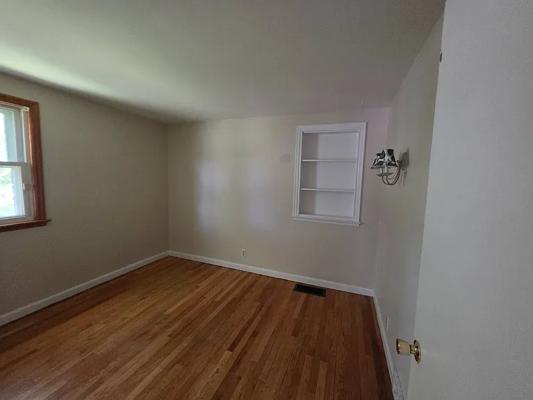 6910 Buckley Rd — Photo 6