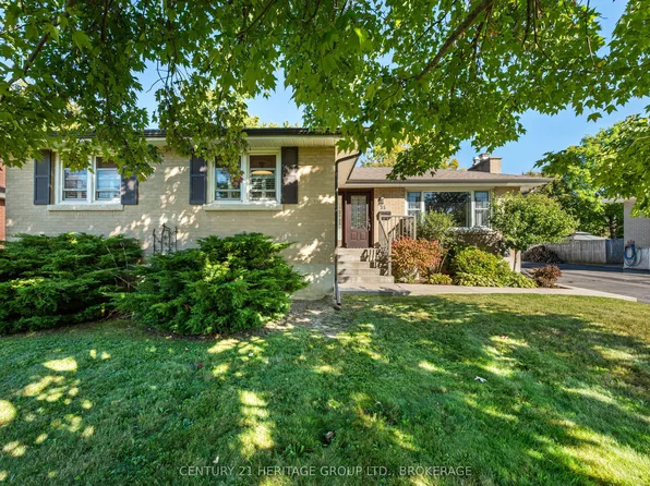 35 Loyalist Ave, Loyalist, ON K7N 1K5