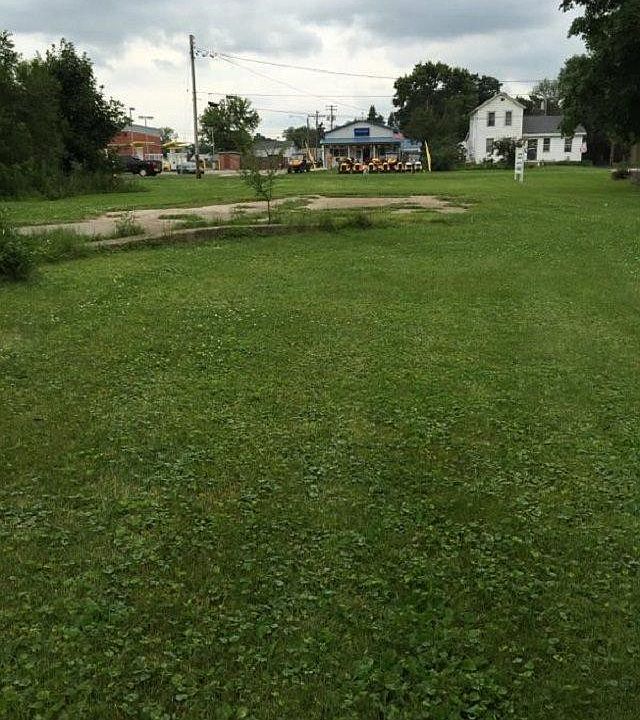 2nd image of 120 E Blackhawk Dr