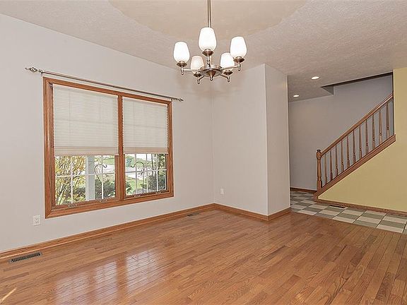 5th image of 1671 Parker Dr