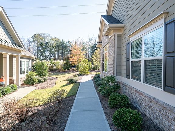4th image of 4585 Flycatcher Dr #301