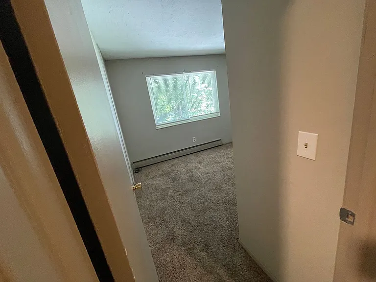 120 Riverside Ct #1-37 — Photo 10
