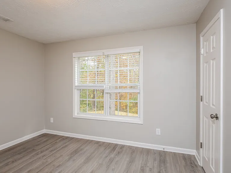 5539 Princeton Oaks Ln — Photo 14