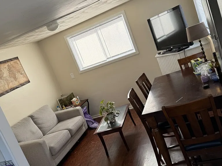 551 Lexington Ave — Photo 3