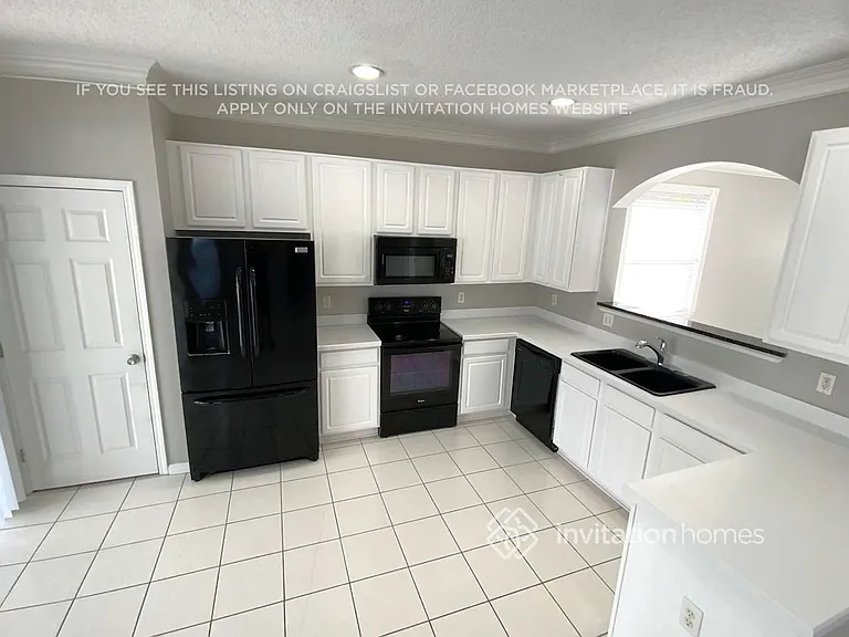 812 Lapoma Way — Photo 6