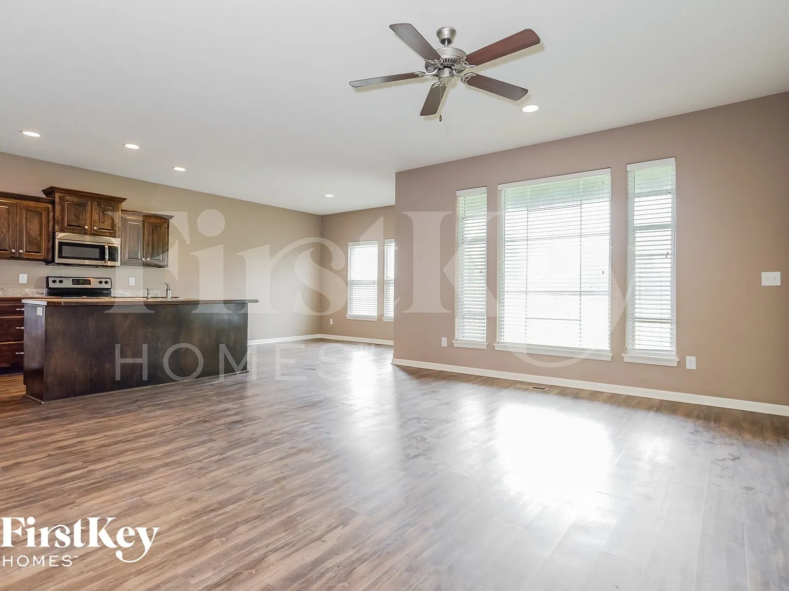 4 bed, 3.0 bath, 2038 sqft, $2,370 — Photo 4