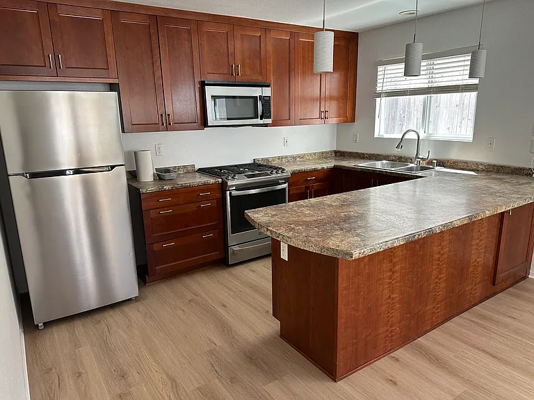 362 Rossmore Dr #DOWNSTAIRS — Photo 2