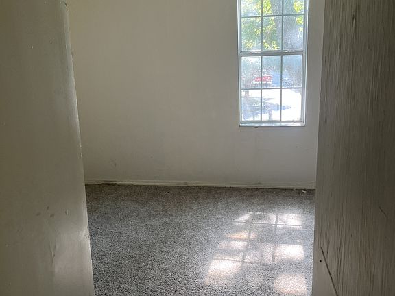 2nd image of 319 N G St